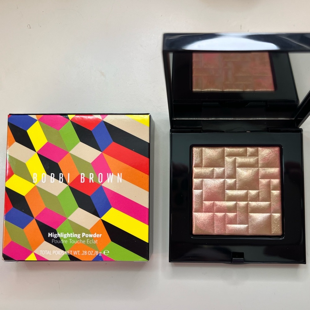 NIB Bobbi Brown Limited Edition Highlighting Powder